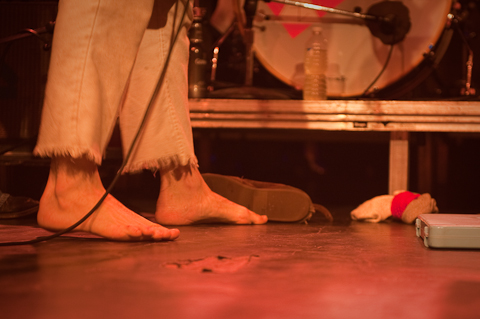 Edward Sharpe and the Magnetic Zeros Feet